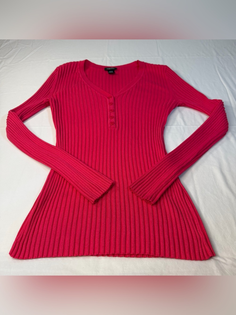 Women’s Rue21 Hot Pink Ribbed V Neck Button Up Long Sleeve Sweater Top Large Y2K